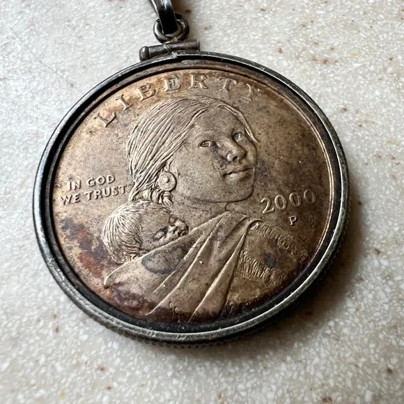 Coin Necklace 2000 1 dollar Pendant - Picture 1 of 2